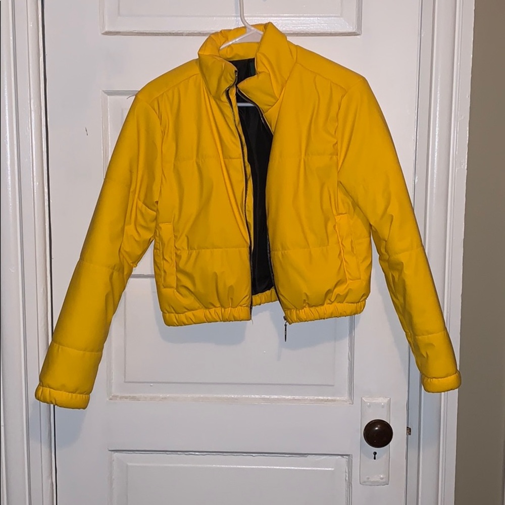 Bright yellow crop puffy jacket